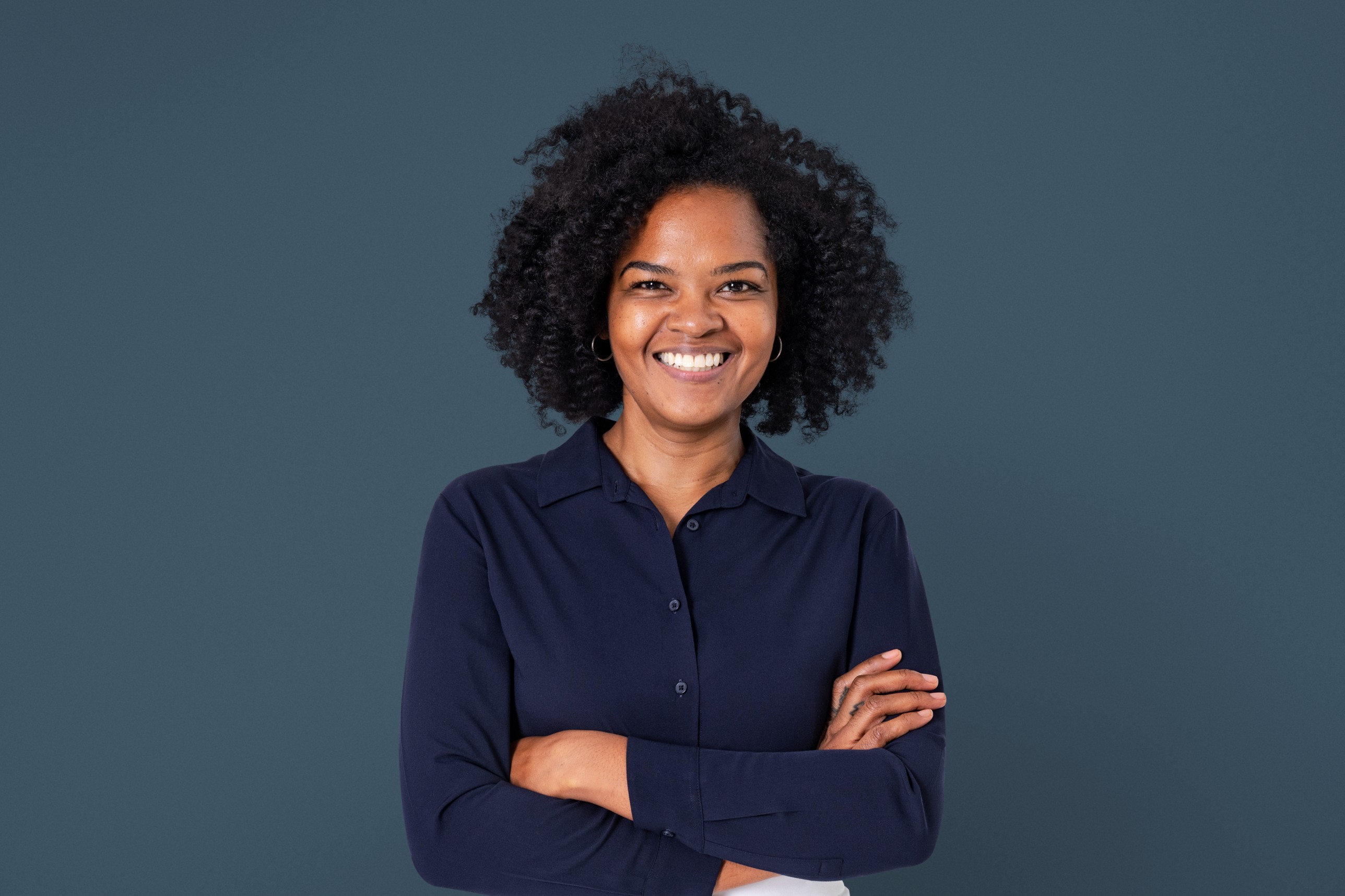 confident-african-businesswoman-smiling-closeup-portrait-jobs-career-campaign (1)